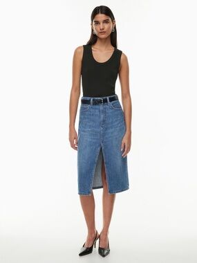 THE '90S HALLE JEAN SKIRT Aritzia
Denim Forum size 28 front slit